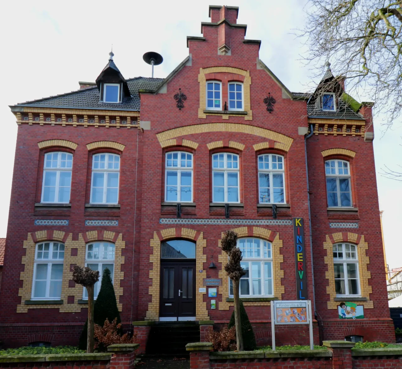 2024-Kindervilla-Brachelen-Unser-Haus-01-1280x1175.webp