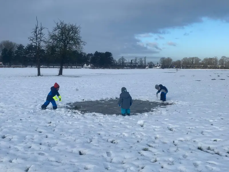 2024-Kindervilla-Brachelen-Schneespaziergang-2025-01-18