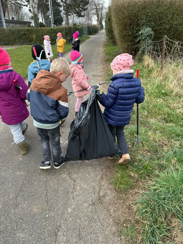 2025-Kindervilla-Brachelen-Müllsammel-Aktion-05