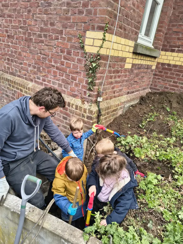 2025-Kindervilla-Brachelen-Gartenaktion- Frühjahr-04