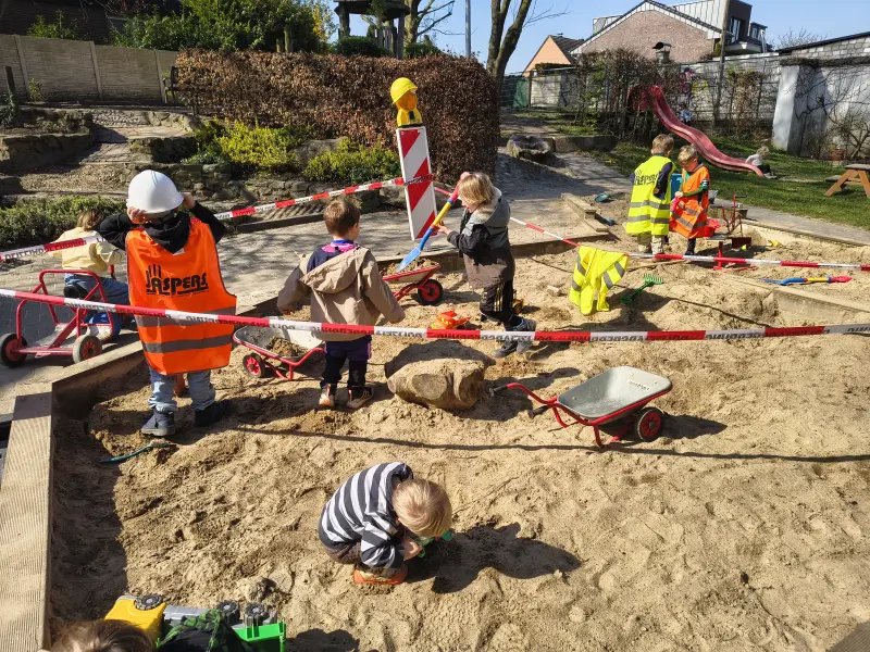 2026-Kindervilla-Brachelen-Großbaustelle-Außengelände-12